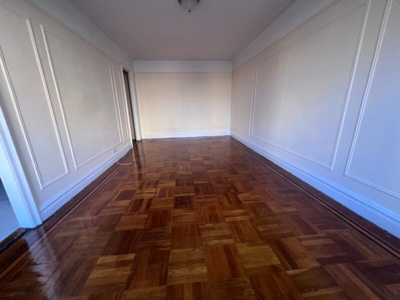 2084 Bronx Park East